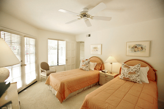 Second bedroom suite