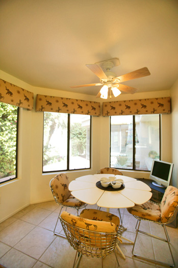 eat in kitchen area