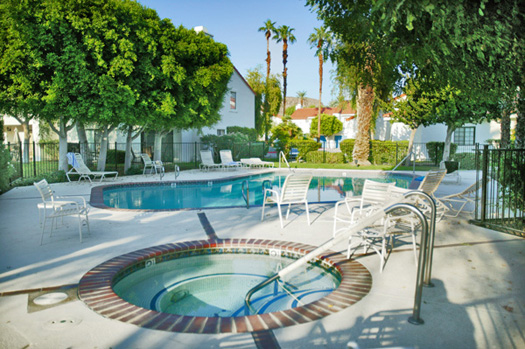 Shared pool and spa nearby