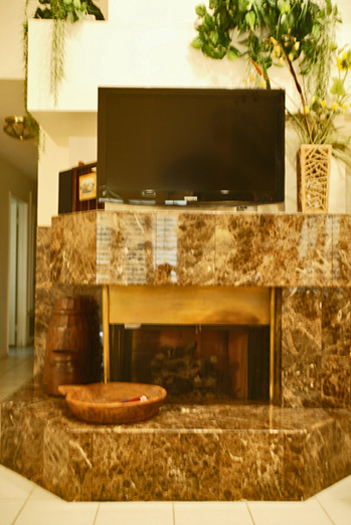 Living room has widescreen high definition TV, DVD,VCR, stereo, fireplace 