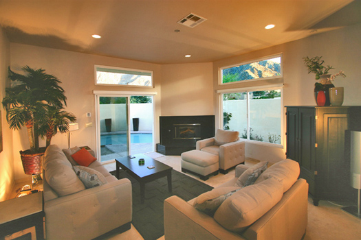 TV, dvd, cd player and stereo, home theater system in living room 
