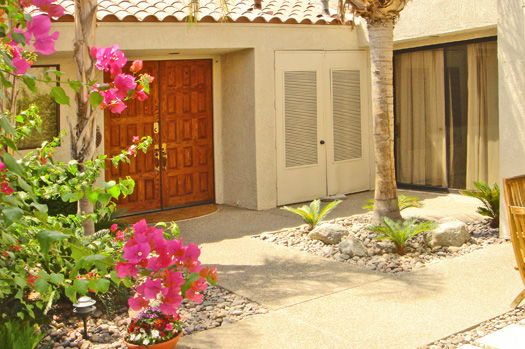 private entry courtyard